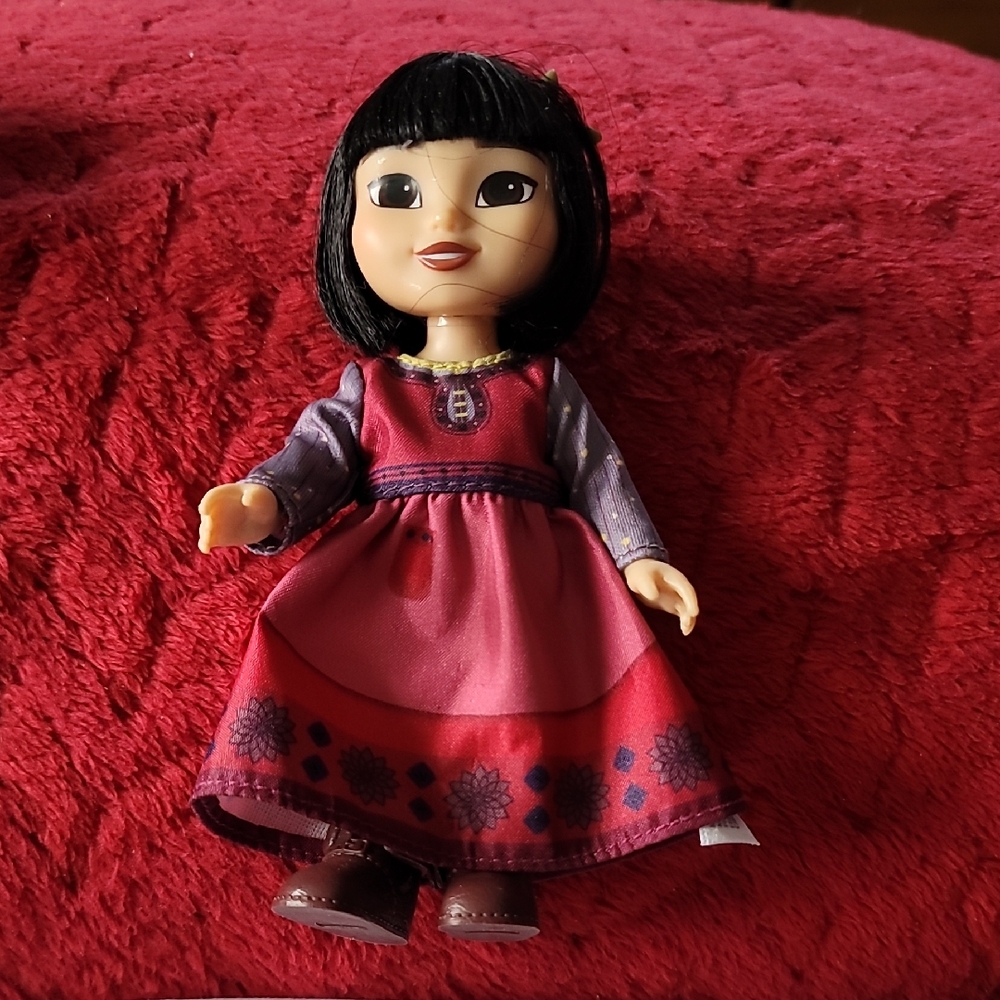Disney's Wish 6" Dahlia Petite Fashion Doll